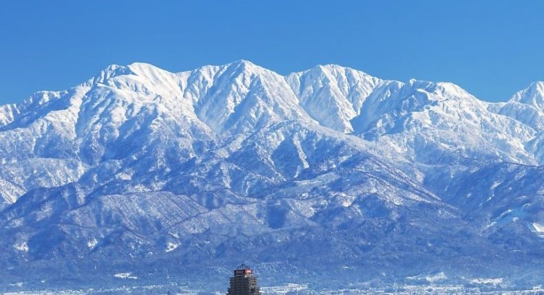 秋本番★立山連峰は雪化粧の時期